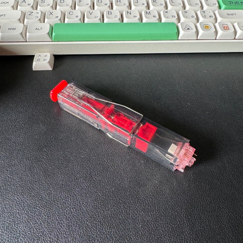 难以想象这样的拔轴拔键器才几块钱，比传统的拔轴器好用，以前也有这类产品但价格很贵