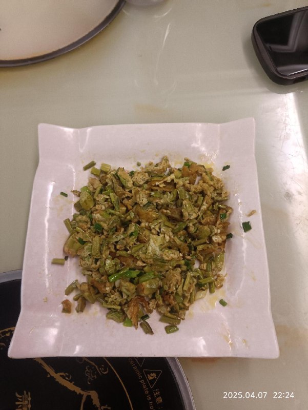 儿子的春假作业——香椿炒蛋
