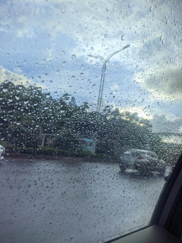 这雨也是走走停停的via ☀️Memos