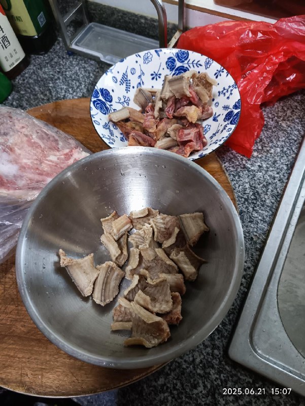 今天这条蛇有点小了