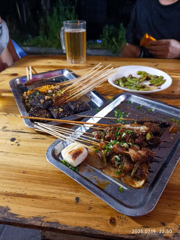 又遇到路边摊宵夜暴雨