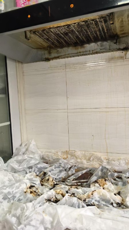 #日常/随记 自己动手清洗油烟机，又省了一百多块钱！！省下钱又可以买VPS了！via 老张随笔